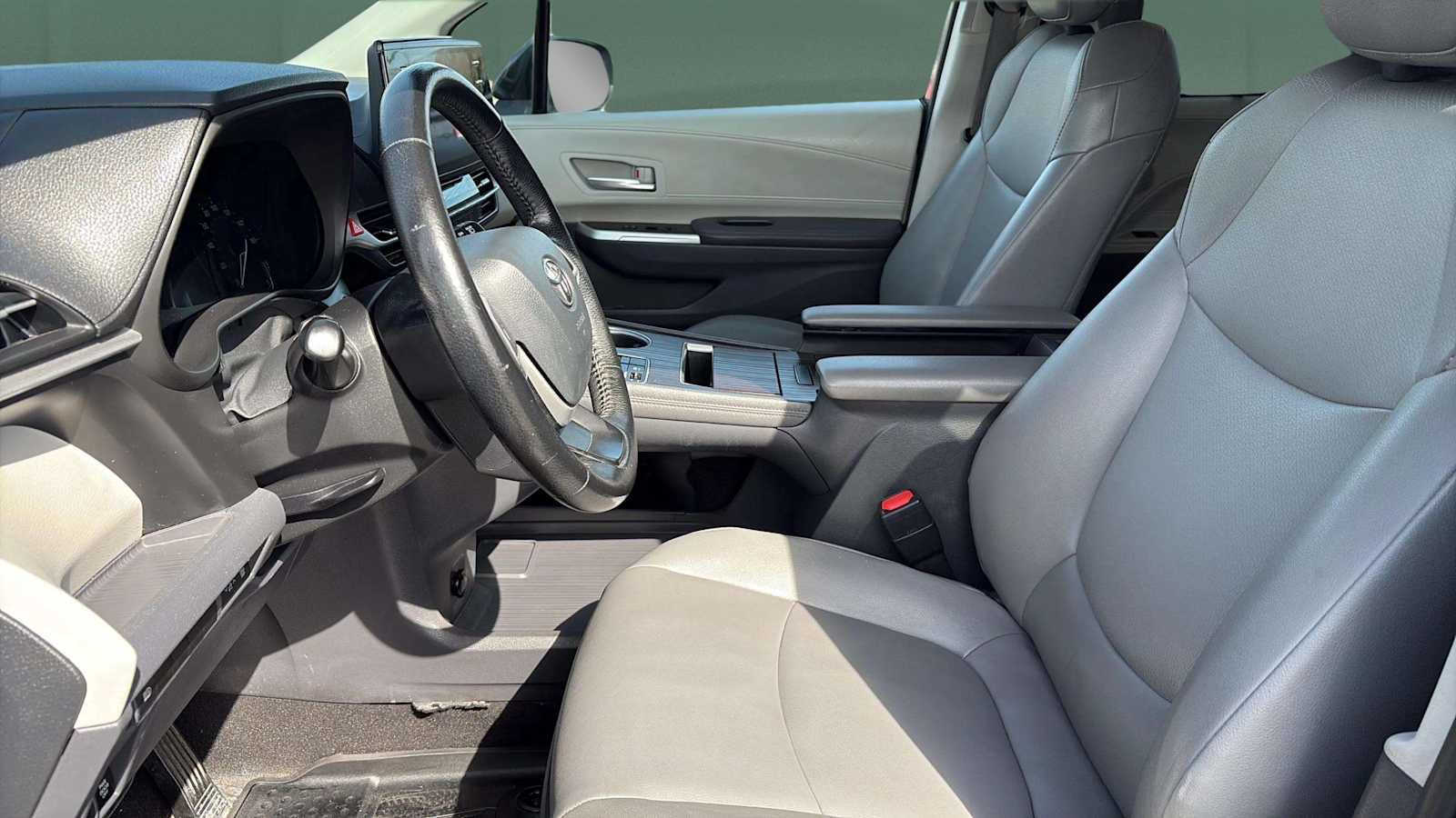 Used 2021 Toyota Sienna XLE AWD/4WD image 19