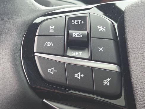 Used 2021 Ford Explorer Platinum w/ Equipment Group 601A AWD/4WD image 30