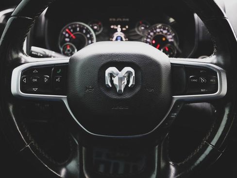 Used 2019 RAM 1500 Big Horn image 9