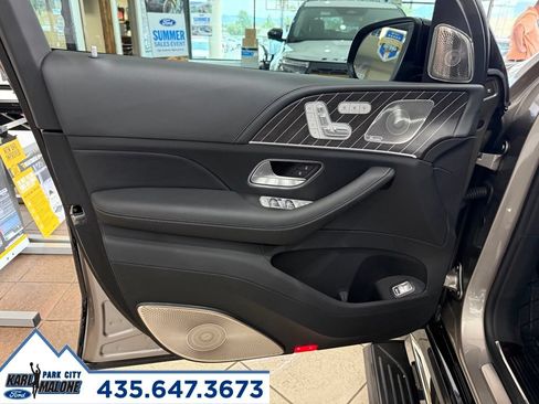 Used 2025 Mercedes-Benz Maybach GLS 600 4MATIC image 14
