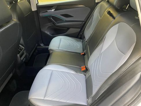 Used 2026 Volkswagen Tiguan SE AWD/4WD image 22