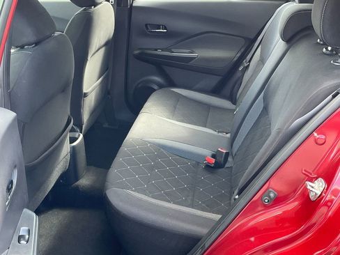 Used 2019 Nissan Kicks SV image 10