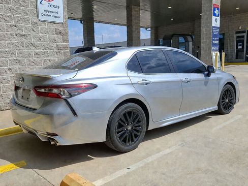 Used 2023 Toyota Camry SE FWD image 8