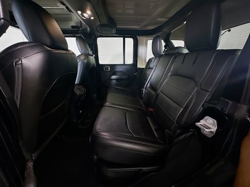 Used 2023 Jeep Wrangler Sahara w/ Cold Weather Group AWD/4WD image 27