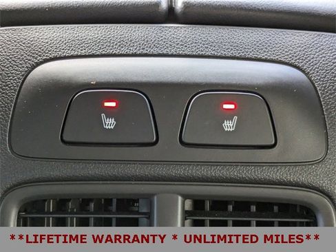 Used 2023 Buick Envision Avenir image 22