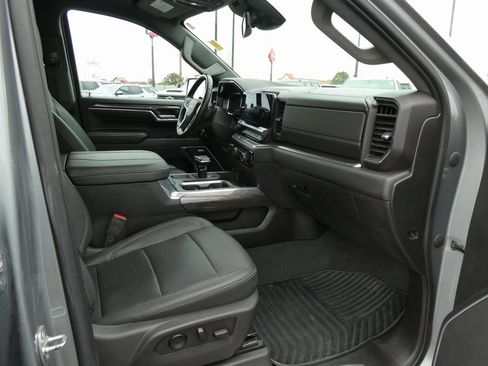 Used 2023 Chevrolet Silverado 1500 LTZ w/ Z71 Off-Road Package image 15