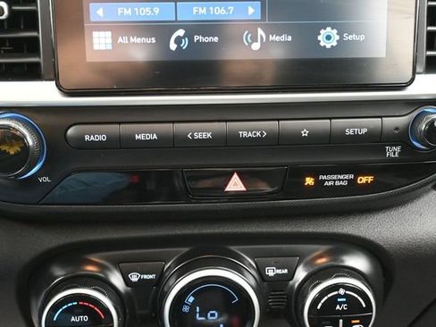 Used 2024 Hyundai Venue SEL FWD image 20