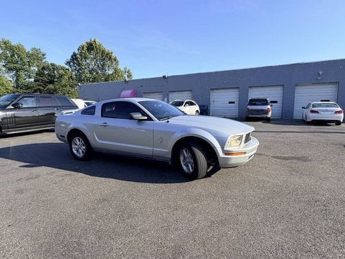 Used 2007 Ford Mustang Coupe RWD image 4