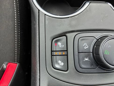 Used 2022 GMC Terrain SLE w/ Driver Convenience Package AWD/4WD image 26