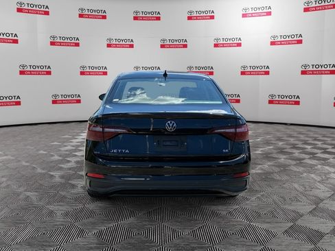 Used 2024 Volkswagen Jetta SE FWD image 6