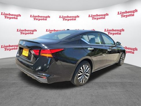 Used 2025 Nissan Altima 2.5 SV image 23