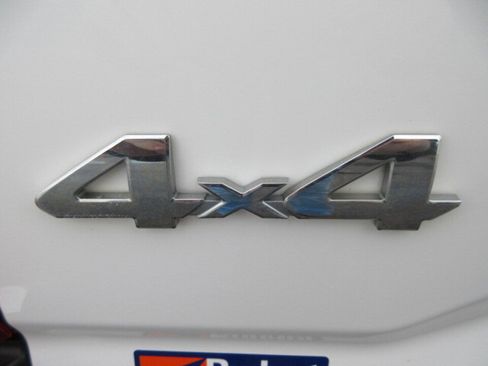 Used 2017 Toyota Tacoma SR5 image 10