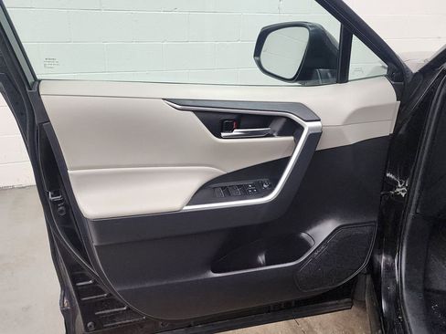 Used 2024 Toyota RAV4 XLE w/ Convenience Package AWD/4WD image 9