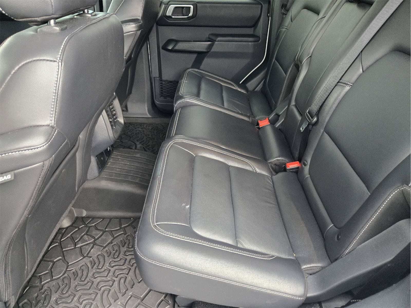 Used 2025 Ford Bronco Outer Banks AWD/4WD image 29