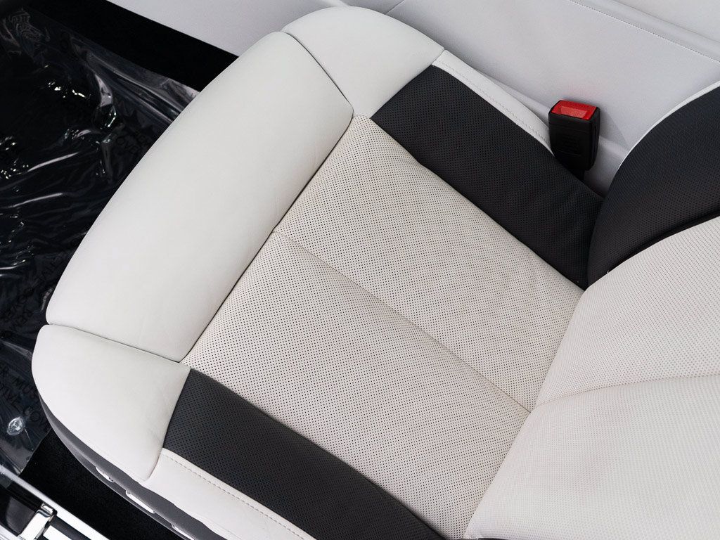 Certified 2023 Rolls-Royce Phantom Sedan RWD image 20