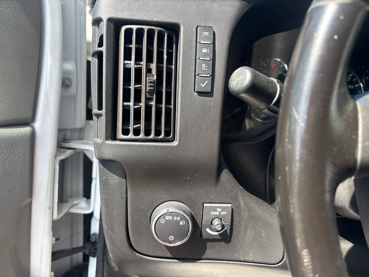 Used 2020 Chevrolet Express 2500 RWD image 16