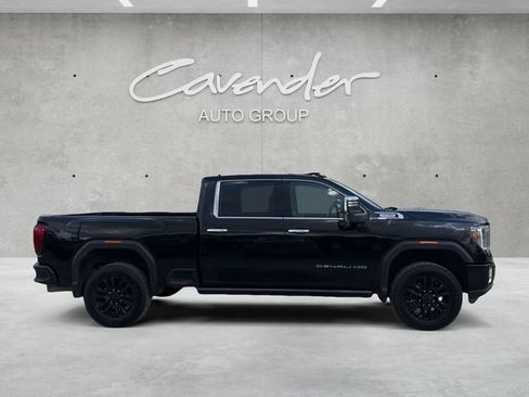 Used 2021 GMC Sierra 2500 Denali w/ Denali Black Diamond Edition AWD/4WD image 17