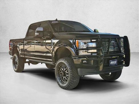 Used 2019 Ford F250 Platinum w/ Platinum Ultimate Package AWD/4WD image 3