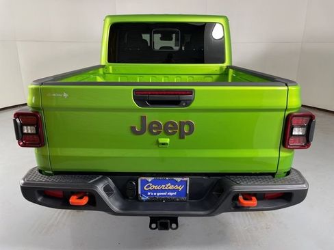 New 2025 Jeep Gladiator Mojave w/ Technology Group AWD/4WD image 7