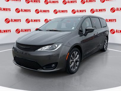 Used 2020 Chrysler Pacifica Touring w/ S Appearance Package