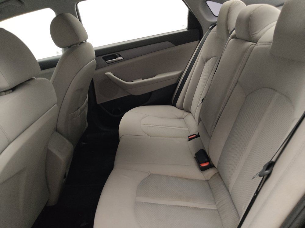 Used 2018 Hyundai Sonata SE FWD image 18