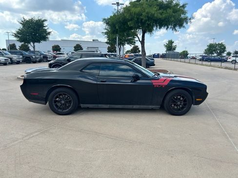 Used 2014 Dodge Challenger R/T RWD image 6