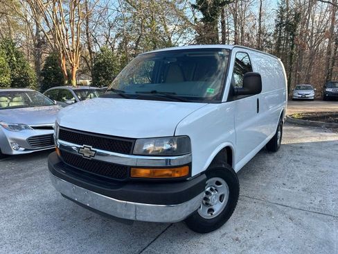 Used 2015 Chevrolet Express 3500 image 1