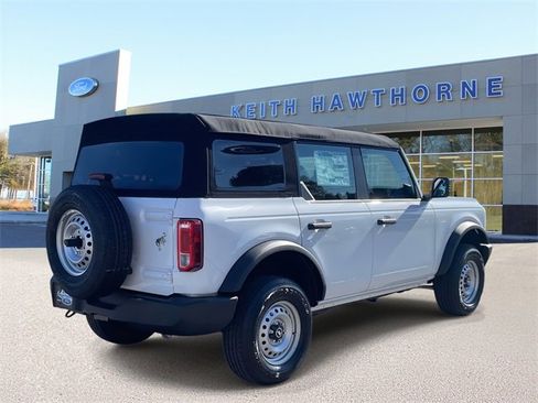 New 2025 Ford Bronco Base image 6