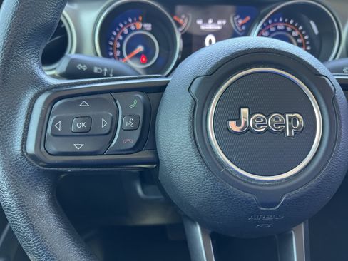 Used 2021 Jeep Gladiator Sport AWD/4WD image 29