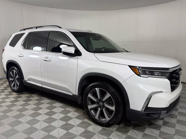 Used 2025 Honda Pilot Touring image 19