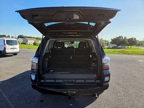Used 2024 Toyota 4Runner SR5 Premium w/ Moonroof Package AWD/4WD image 25