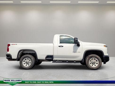 Used 2025 Chevrolet Silverado 3500 W/T AWD/4WD image 2