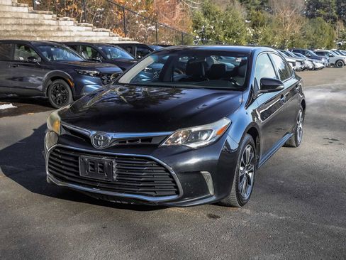 Used 2016 Toyota Avalon XLE image 11