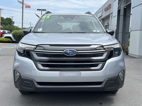 Used 2025 Subaru Forester Premium w/ Convenience Package #1 AWD/4WD image 11