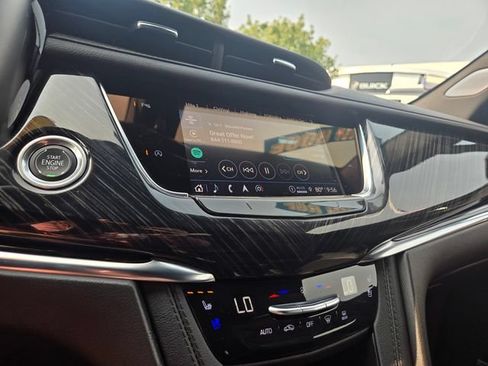 Used 2023 Cadillac XT6 Premium Luxury AWD/4WD image 18