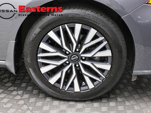 Used 2024 Nissan Altima 2.5 SV AWD/4WD image 30