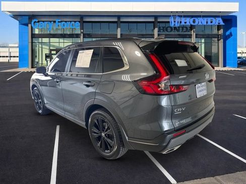 Used 2024 Honda CR-V Sport Touring image 3