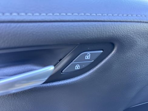 Used 2025 Cadillac XT4 Premium Luxury image 22