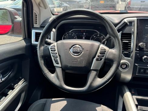 Used 2020 Nissan Titan SV w/ SV Convenience Package RWD image 12