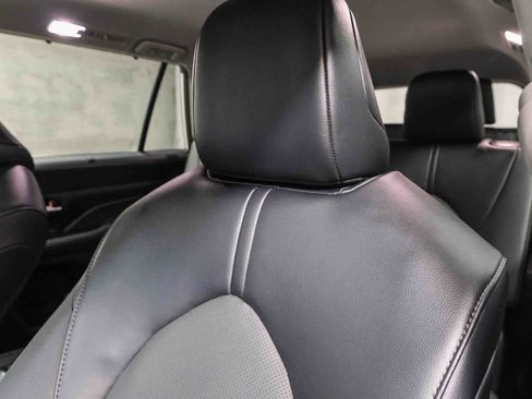 Used 2024 Toyota Grand Highlander FWD image 27