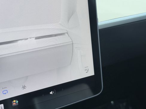 Used 2023 Tesla Model Y Performance image 71