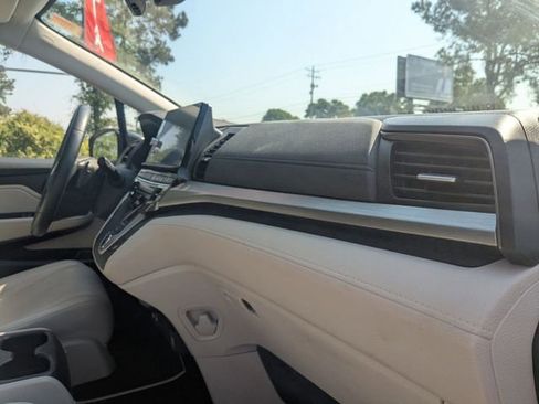 Used 2025 Honda Odyssey EX-L image 32