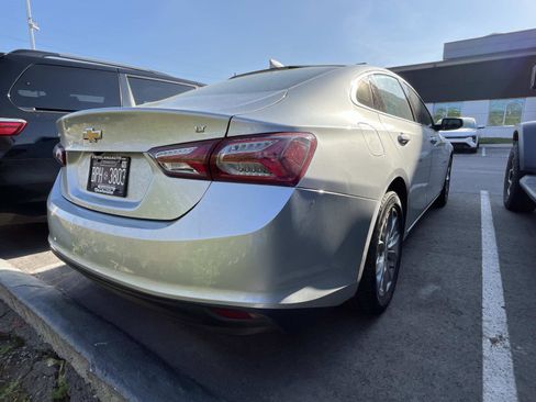 Used 2021 Chevrolet Malibu LT image 2