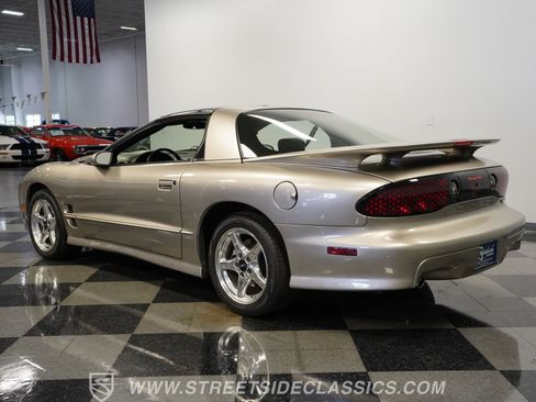 Used 2001 Pontiac Firebird Trans Am RWD image 10