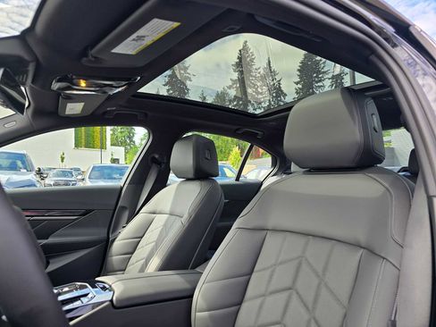 Used 2026 BMW i5 eDrive40 w/ M Sport Package image 22