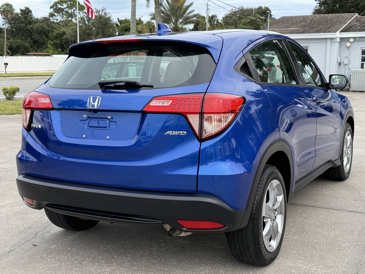Used 2018 Honda HR-V LX image 8