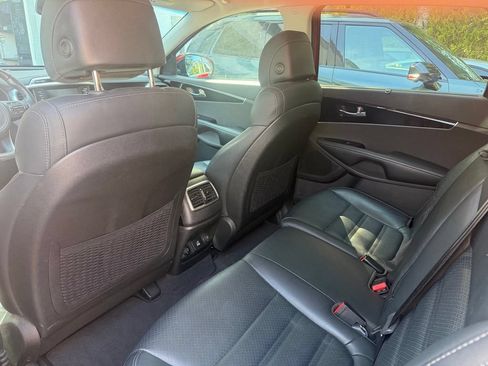 Used 2017 Kia Sorento EX w/ EX V6 Premium Package AWD/4WD image 19