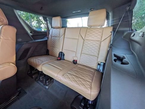 Used 2022 Cadillac Escalade Sport w/ Touring Package AWD/4WD image 15