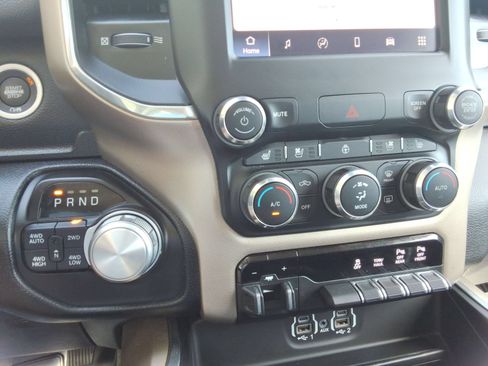 Used 2022 RAM 1500 Laramie AWD/4WD image 17