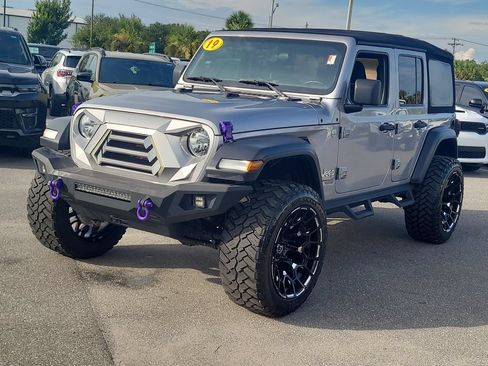 Used 2019 Jeep Wrangler Unlimited Sport S AWD/4WD image 2